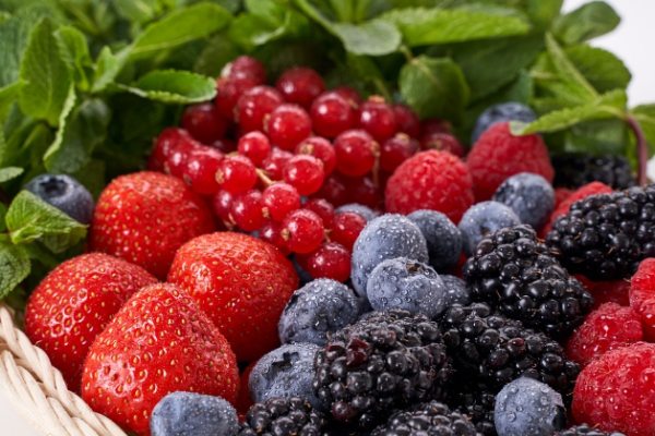 Supercharge Your Health with the Sweet and Nutritious Berries Market